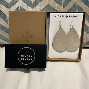 Nickel & Suede Champagne leather earrings